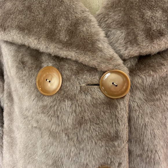 •VINTAGE FAUX FUR COAT MIDCENTURY MOB WIFE• - Picture 3 of 13